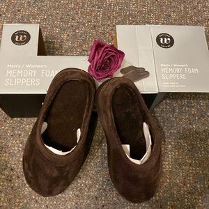 NWT Wayland Square Unisex Memory Foam Slipper